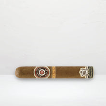 Anniversary Alec Bradley Gordo