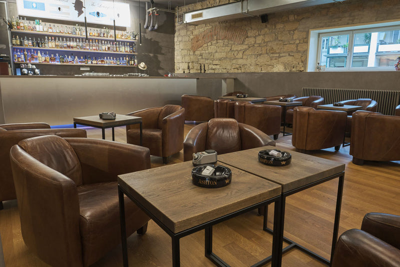 Die Lounge of Smoke