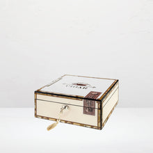 Angelo Weiss Hochglanz Cigarbox - 64