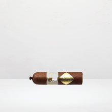 Cavalier Geneve White Series Medio